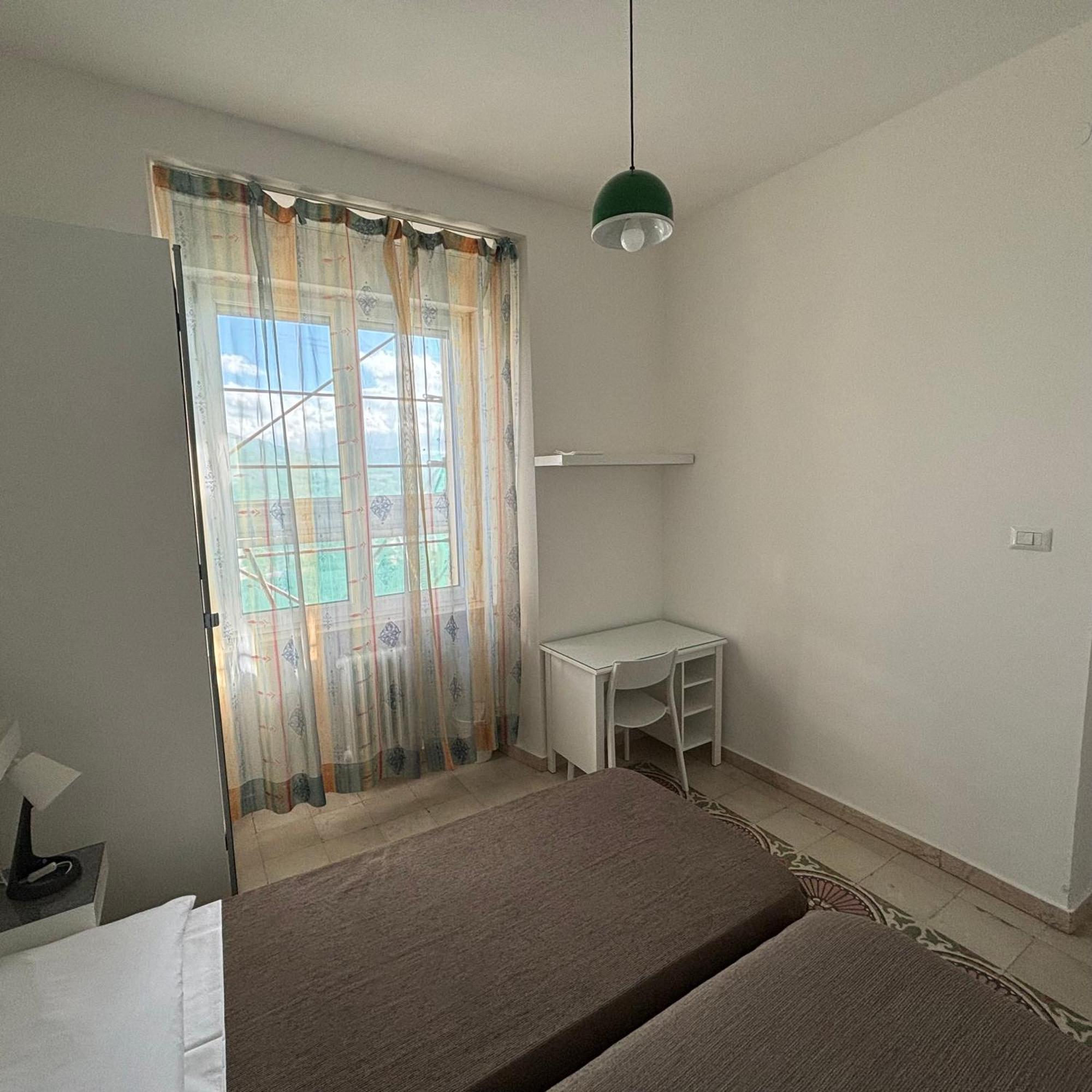 Essential Room & Parking In Centro Citta Con Parcheggio Privato E Wifi โปเตนซา ภายนอก รูปภาพ
